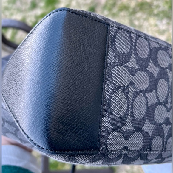 COACH Signature Tote/Bag - Picture 9 of 14